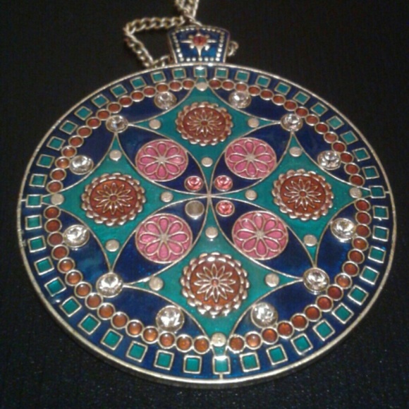 Necklace - Picture 2 of 3